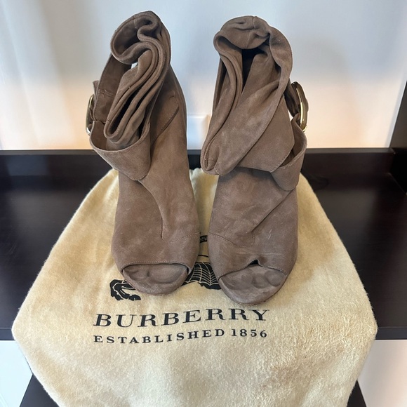 Burberry Camel Suede Booties - Picture 4 of 5